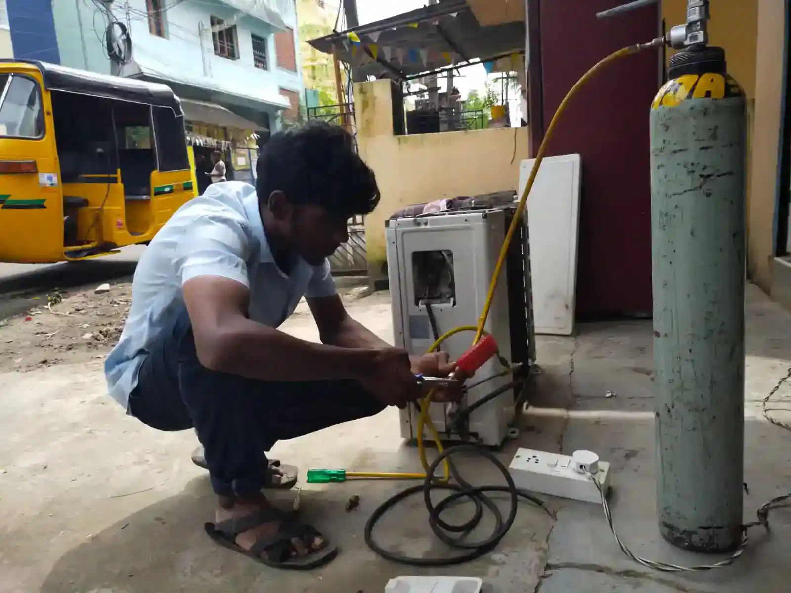 Best AC Repair Service In Chennai -MR Engineer